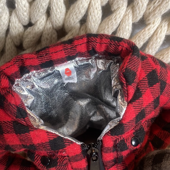 Puffin Drinkware set of two insulated flannel shirt coozies. - Picture 3 of 6